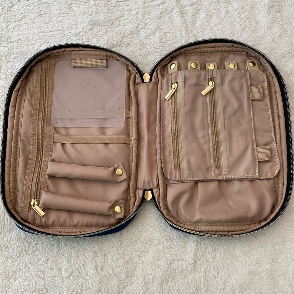 Awesome Travel Jewery Holder